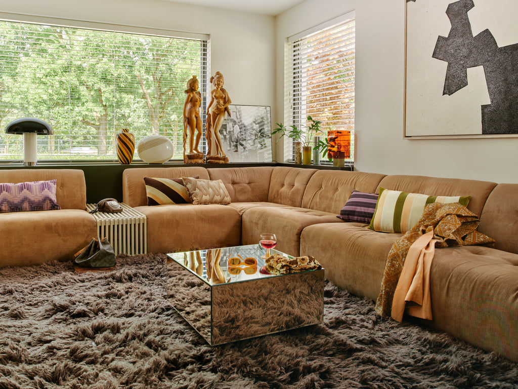 VI 2324_Collection_HKliving_Shoot_1_Main_LR_015.jpg