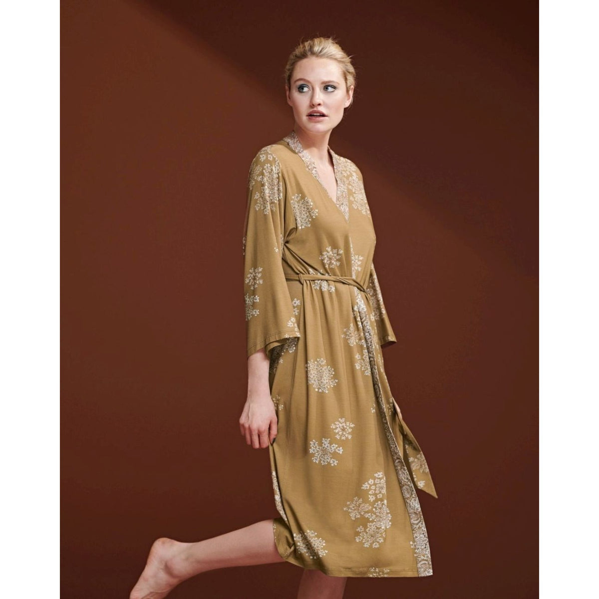 420005